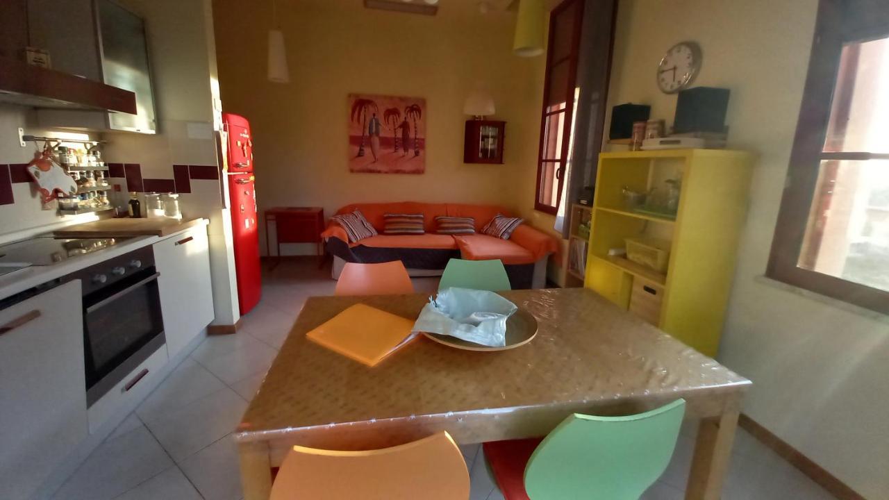 Accesso Diretto Sul Mare Maredilucecala Appartement Calambrone Buitenkant foto