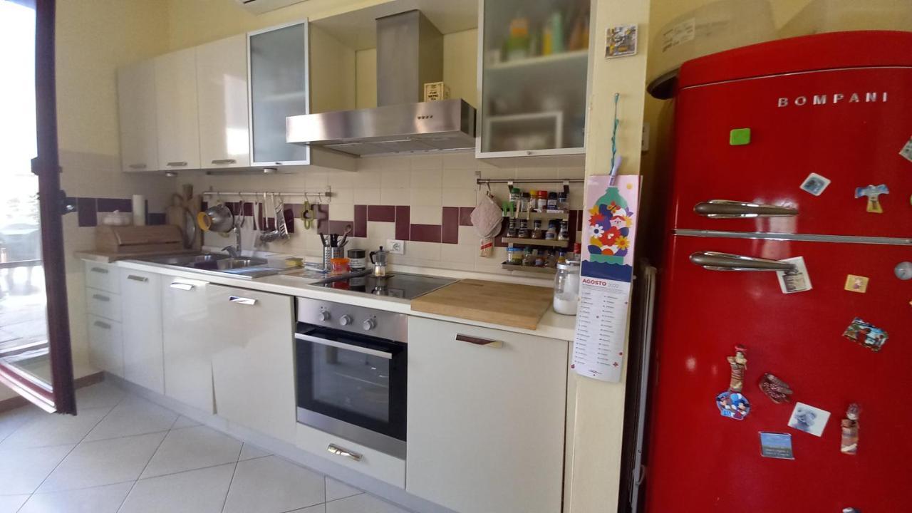 Accesso Diretto Sul Mare Maredilucecala Appartement Calambrone Buitenkant foto