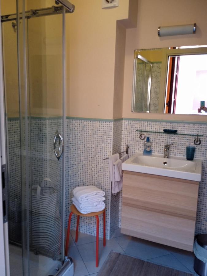 Accesso Diretto Sul Mare Maredilucecala Appartement Calambrone Buitenkant foto